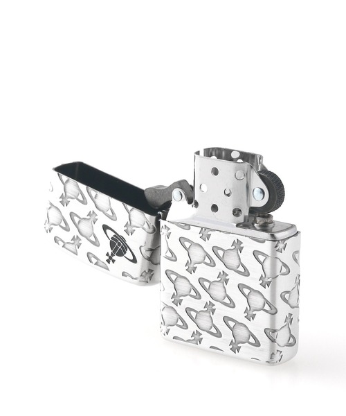 Vivienne Westwood ACCESSORIES（ヴィヴィアンウエストウッドアクセサリー）の「“OUTSTANDING ORB” Zippo/ジッポ【859941 ZIPO22ER】（アッシュトレイ/ライター・メンズ・シルバー・FREE）」の4枚目の写真