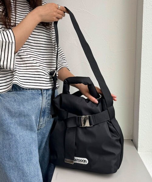 fredy emue(フレディエミュ)の「【OUTDOOR PRODUCTS /アウトドアプロダクツ】2wayベルトトートバックS(ショルダーバッグ・レディース・ブラック/アイボリー・FREE)」の2枚目の写真
