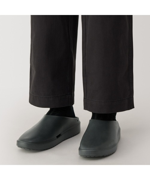 無印良品（ムジルシリョウヒン）の「一体成型　サボサンダル（サンダル・レディース・ライトベージュ/ダークグレー・XS/S/M/L/XL）」の17枚目の写真