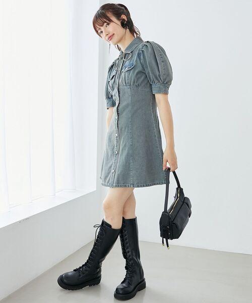 MAJESTIC LEGON（マジェスティックレゴン）の「デニムミニワンピース（ワンピース・レディース・ブラック/ブルー系その他2・MEDIUM）」の4枚目の写真