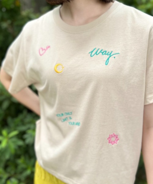 【極美品】現行 ロロピアーナ 刺繍ロゴクルーネックTシャツ 46 イタリア製 白 刺繍ロゴクロップドTシャツ