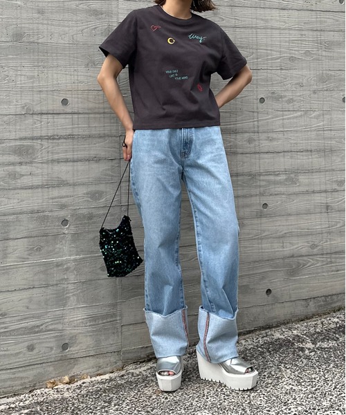 mi via loca(ミヴィアロカ)の「カラー刺繍コンパクトTシャツ(Tシャツ/カットソー・レディース・ベージュ/オフホワイト/スミクロ・FREE)」の13枚目の写真