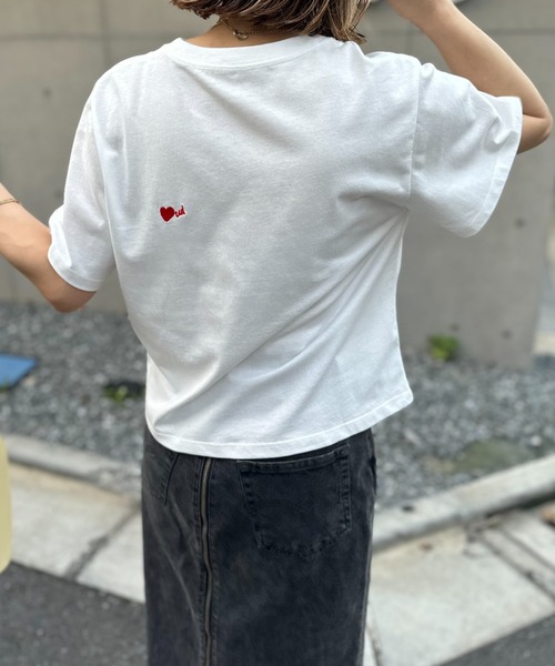 mi via loca(ミヴィアロカ)の「カラー刺繍コンパクトTシャツ(Tシャツ/カットソー・レディース・ベージュ/オフホワイト/スミクロ・FREE)」の20枚目の写真