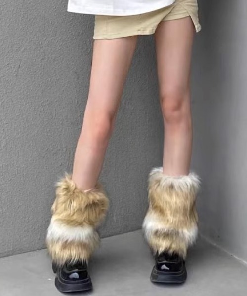 .KOM（ドットコム）の「A'GEM/9 × .kom 『.KOM/ドットケーオーエム』 ファーレックカバー（レッグウォーマー・レディース・その他・FREE）」の4枚目の写真