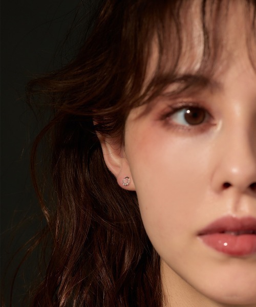 Jolie Toujours(ジョリトゥジュール)の「【金属アレルギー軽減】〈silver925〉CZサークルピアス(ピアス(両耳用)・レディース・シルバー・FREE)」の4枚目の写真
