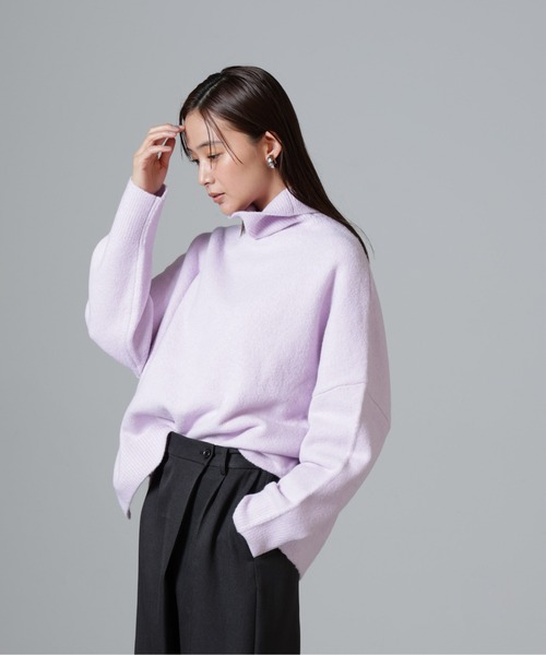 NANO universe(ナノユニバース)の「ウール混圧縮ニットタートルプルオーバー(ニット/セーター・レディース・パープル/ライトベージュ/チャコール・FREE)」の13枚目の写真