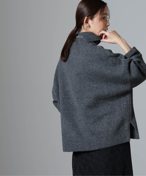NANO universe(ナノユニバース)の「ウール混圧縮ニットタートルプルオーバー(ニット/セーター・レディース・パープル/ライトベージュ/チャコール・FREE)」の20枚目の写真