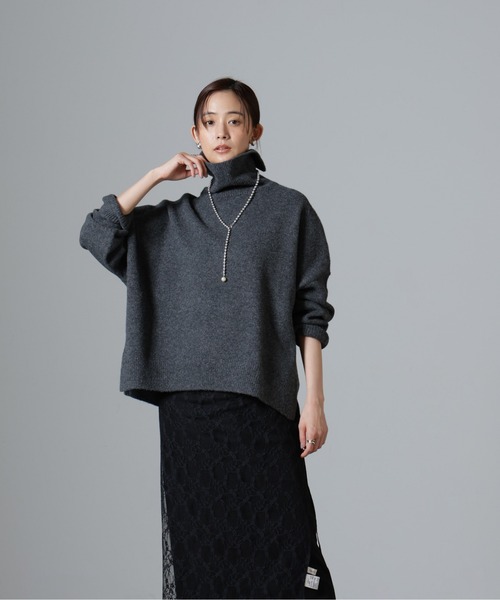 NANO universe(ナノユニバース)の「ウール混圧縮ニットタートルプルオーバー(ニット/セーター・レディース・パープル/ライトベージュ/チャコール・FREE)」の21枚目の写真