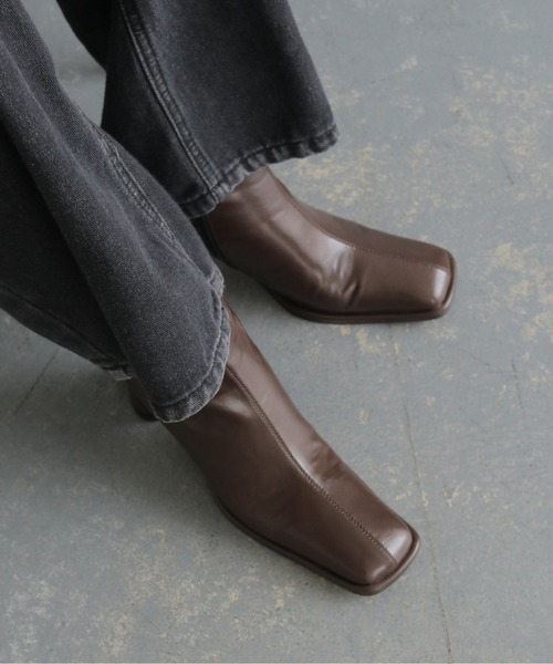 cheriella(シェリエラ)の「【cheriella】スクエアトゥショートブーツ(ブーツ・レディース・ブラウン・L(25cm)/M(24cm)/S(23cm))」の4枚目の写真