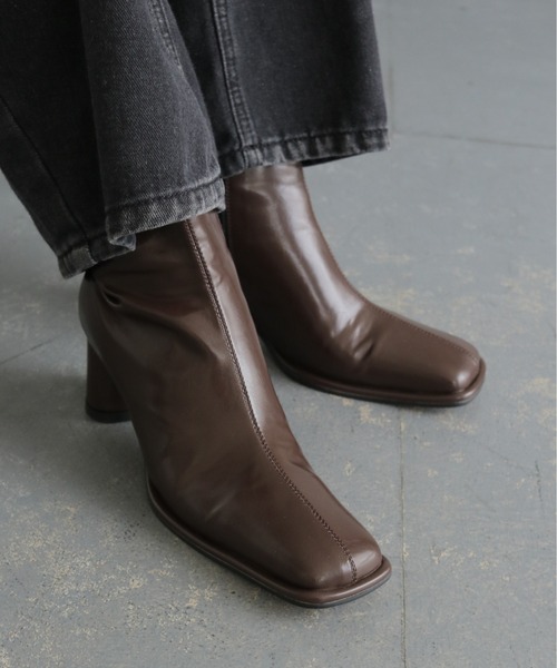 cheriella(シェリエラ)の「【cheriella】スクエアトゥショートブーツ(ブーツ・レディース・ブラウン・L(25cm)/M(24cm)/S(23cm))」の2枚目の写真