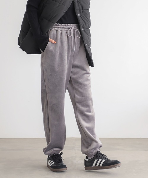 n'OrLABEL(ノアールレーベル)の「『細コール裏ベロアジョガーパンツ』(その他パンツ・レディース・ブラック/ブラウン/グレー/ブルー・2/1)」の2枚目の写真