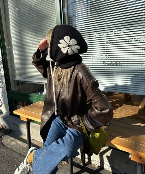 StyleSea（スタイルシー）の「花柄ニットバラクラバ（ニットキャップ/ビーニー・レディース・ホワイト/ブラック/マスタード/グレイッシュベージュ/サックスブルー・FREE）」の3枚目の写真