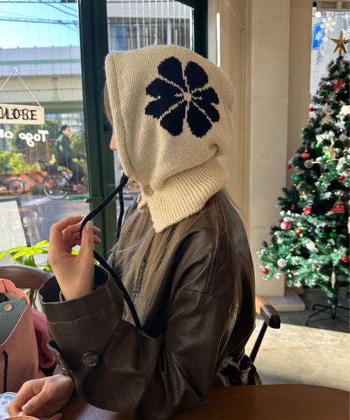 StyleSea（スタイルシー）の「花柄ニットバラクラバ（ニットキャップ/ビーニー・レディース・ホワイト/ブラック/マスタード/グレイッシュベージュ/サックスブルー・FREE）」の6枚目の写真