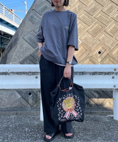 Ball&Chain（ボールアンドチェーン）の「[BALL&CHAIN/ボールアンドチェーン] D.LEOPARD 刺繍デザインナイロントートバッグ（トートバッグ・レディース・ブラック/ベージュ・M）」の5枚目の写真