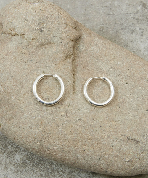 And A（アンドエー）の「And A アンドエー / SILVER925 LARGE HOOP PIERCE シルバー925ラージフープピアス（両耳用） / AA-A24U009（ピアス（両耳用）・メンズ・シルバー・LARGE）」の6枚目の写真