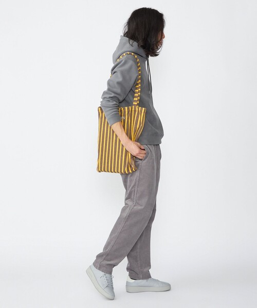 SHIPS（シップス）の「【WEB限定】SHIPS: パイル ストライプ SHIPSロゴ エンブロイダリー トート バッグ（トートバッグ・メンズ・ブルー/ブラック/グリーン/ブラウン/ホワイト・ONE SIZE）」の8枚目の写真