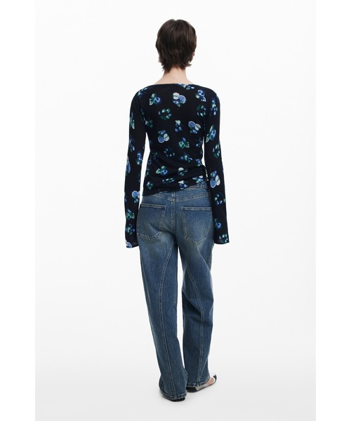 Desigual（デシグアル）の「JERSCOOL WESTERNANET ミッドナイトフローラル Vネックニット（ニット/セーター・レディース・ブラック・XL/L/M/S/XS）」の3枚目の写真