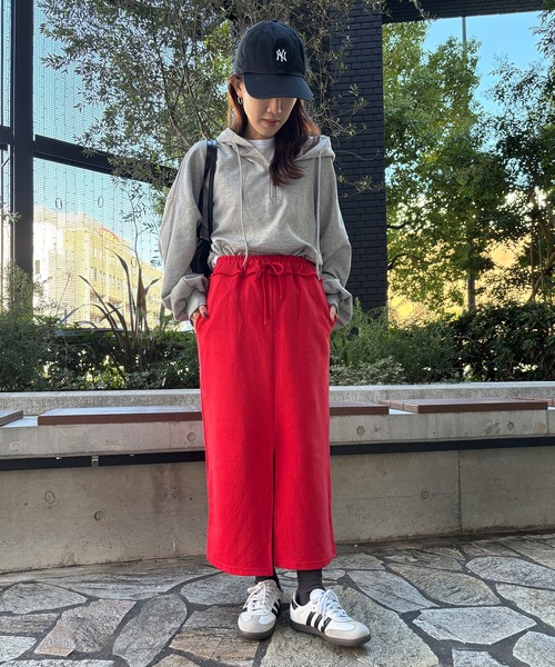 ISOOK(アイスー)の「【ISOOK / アイスー】スウェットタイトスカート / ナロースカート セミロング スリットスカート ウエストゴム ブラック アイボリー レッド 白 黒 赤 低身長 ZOZOTOWN限定(スカート・レディース・アイボリー/ブラック/レッド・FREE)」の11枚目の写真