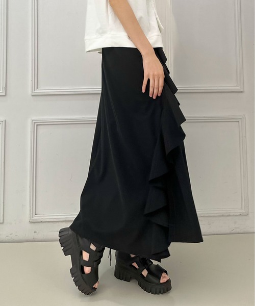 AVIE（アビィ）の「フリルデザインマキシフレアスカート（スカート・レディース・ブラック/ライトグレー・38）」の3枚目の写真