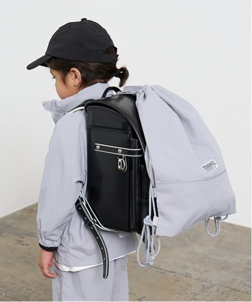 b・ROOM（ビールーム）の「【撥水加工】らくらくナップ（バックパック/リュック・キッズ・レモンイエロー/ライトピンク/ブラック/ブルー系その他2/レッド/シルバーグレー/ライトカーキ/ベージュ/パープル/ラベンダー・F）」の3枚目の写真