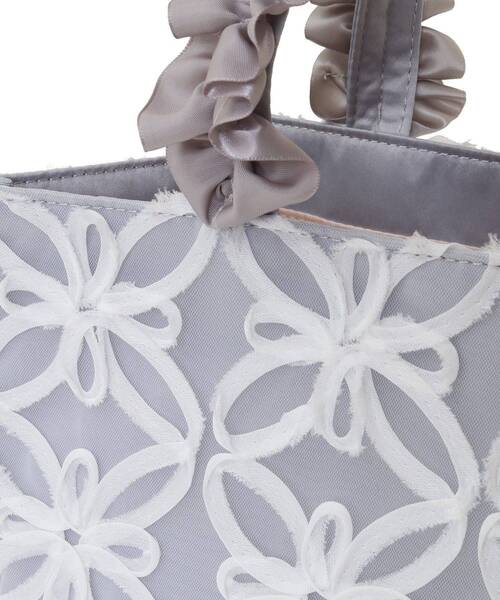 メゾンドフルール　チュールフリル　トートバッグ Maison de FLEUR（メゾンドフルール）の「チュールフリルトート