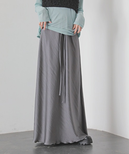 PURE BRIGHT(ピュアブライト)の「シルキーサテンバイアススカート(スカート・レディース・グレー/ピンク/イエロー・FREE)」の1枚目の写真