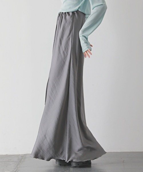 PURE BRIGHT(ピュアブライト)の「シルキーサテンバイアススカート(スカート・レディース・グレー/ピンク/イエロー・FREE)」の8枚目の写真