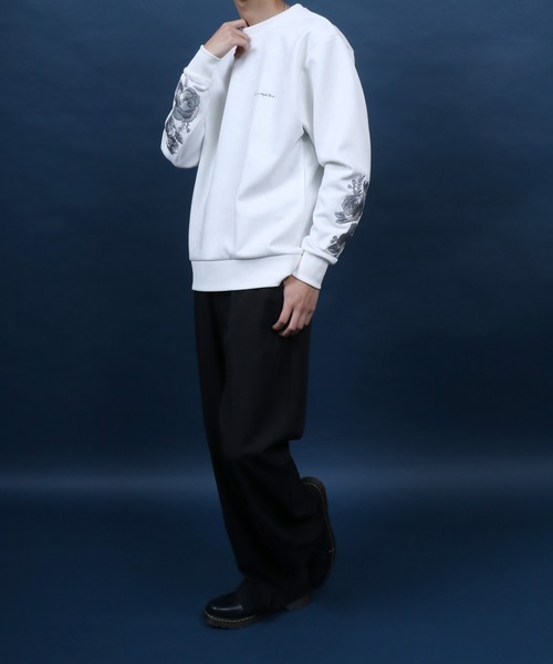 ANPAS(アンパス)の「Faux Suede Flower Embroidery Oversized Sweatshirt/フェイクスエード 袖フラワー刺繍 ワンポイント スウェット トップス トレーナー メンズ(スウェット・メンズ・オフホワイト/グレー/チャコール・M/L)」の18枚目の写真