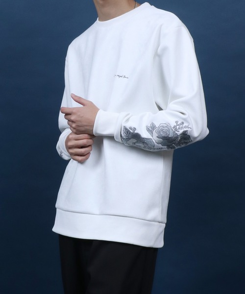 ANPAS(アンパス)の「Faux Suede Flower Embroidery Oversized Sweatshirt/フェイクスエード 袖フラワー刺繍 ワンポイント スウェット トップス トレーナー メンズ(スウェット・メンズ・オフホワイト/グレー/チャコール・M/L)」の13枚目の写真
