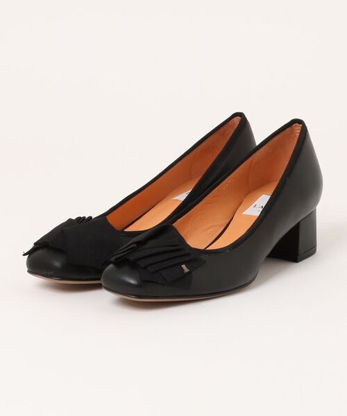 LANVIN en Bleu（ランバンオンブルー）の「スクエアトゥたたみリボンパンプス（パンプス・レディース・ベージュ/ブラック/ブラック系その他・22.5cm/23.0cm/23.5cm/24.0cm/24.5cm/22.0cm）」の2枚目の写真