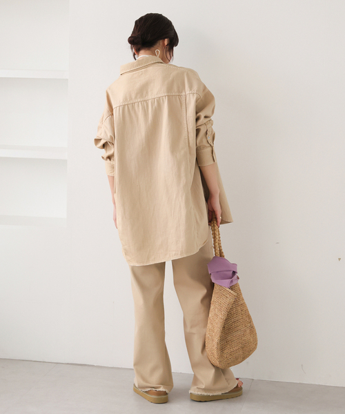 Healthy denim（ヘルシーデニム）の「《追加》Healthy DENIM/ヘルシーデニム SLOBE別注 ビッグシャツ ALMOND（シャツ/ブラウス・レディース・ベージュ/サックスブルー・FREE）」の4枚目の写真