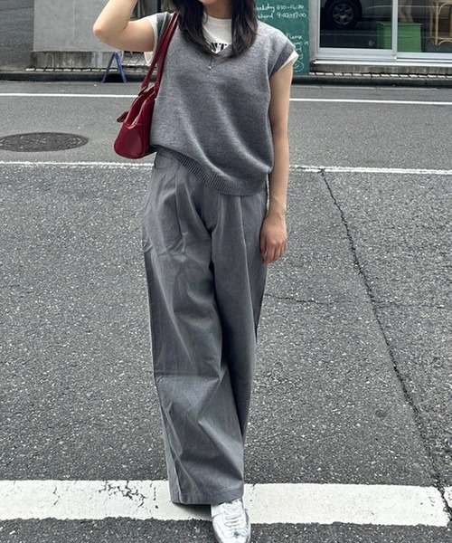 merrylatte（メリーラテ）の「ベーシックニットベスト（ベスト・レディース・グレー/ボルドー・FREE）」の4枚目の写真