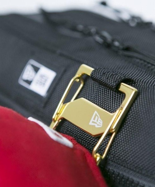 NEW ERA(ニューエラ)の「NEW ERA/ニューエラ ウエストポーチ スクエア ウエストバッグ 7L プリントロゴブラック/ブラック/ナイロンツイルブラック 14521303/14521304/14392106(ボディバッグ/ウエストポーチ・メンズ・ブラック/ブラック×ホワイト/ブラック×ブラック・FREE)」の14枚目の写真
