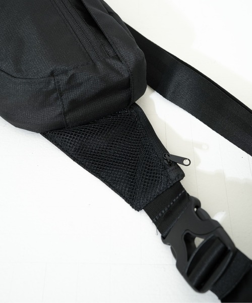 NEW ERA(ニューエラ)の「【NEW ERA/ニューエラ】EXPLORER WAIST BAG(ボディバッグ/ウエストポーチ・メンズ・ブラック系その他/ブラック/サンドベージュ/その他・FREE)」の17枚目の写真