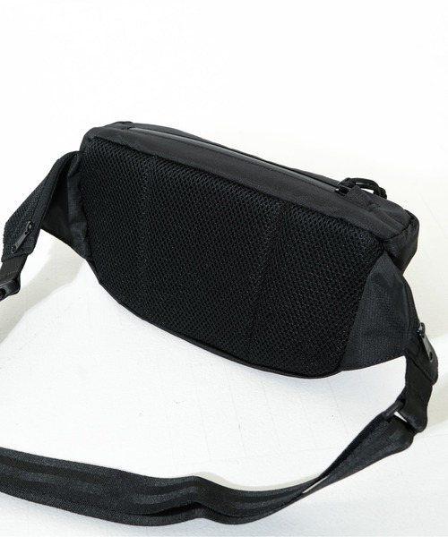 NEW ERA(ニューエラ)の「【NEW ERA/ニューエラ】EXPLORER WAIST BAG(ボディバッグ/ウエストポーチ・メンズ・ブラック系その他/ブラック/サンドベージュ/その他・FREE)」の19枚目の写真