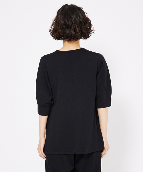 qualite（カリテ）の「レーヨンストレッチボートネックニット