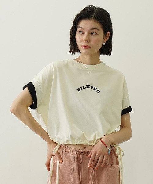 MILKFED.（ミルクフェド）の「COLORED SLEEVE EDGE S/S TOP（Tシャツ/カットソー・レディース・ブラウン/ブラック/オフホワイト・ONE SIZE）」の2枚目の写真