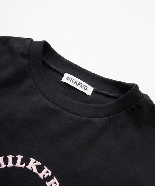 MILKFED.（ミルクフェド）の「COLORED SLEEVE EDGE S/S TOP（Tシャツ/カットソー・レディース・ブラウン/ブラック/オフホワイト・ONE SIZE）」の6枚目の写真