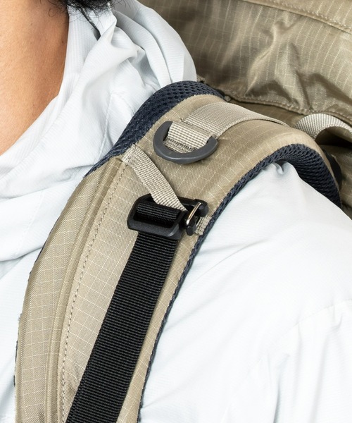 karrimor(カリマー)の「grab mini carry(ボディバッグ/ウエストポーチ・メンズ・ブラック/ブラウン/チャコールグレー・FREE)」の7枚目の写真