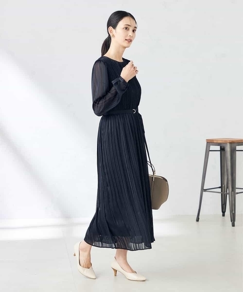a.v.v(アーヴェヴェ)の「ランダムサテンプリーツワンピース(ワンピース・レディース・ネイビー/ブラック/ブルー・40/38/36/34/42)」の22枚目の写真