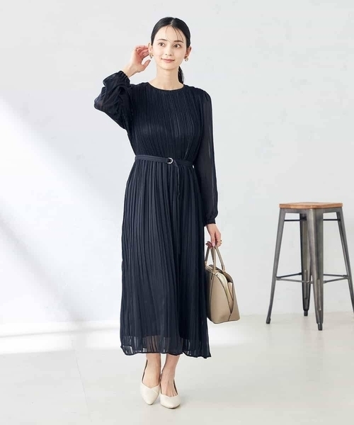 a.v.v(アーヴェヴェ)の「ランダムサテンプリーツワンピース(ワンピース・レディース・ネイビー/ブラック/ブルー・40/38/36/34/42)」の21枚目の写真