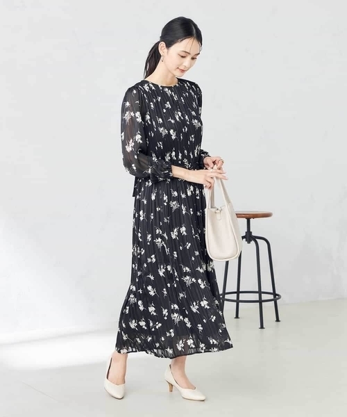 a.v.v(アーヴェヴェ)の「ランダムサテンプリーツワンピース(ワンピース・レディース・ネイビー/ブラック/ブルー・40/38/36/34/42)」の19枚目の写真
