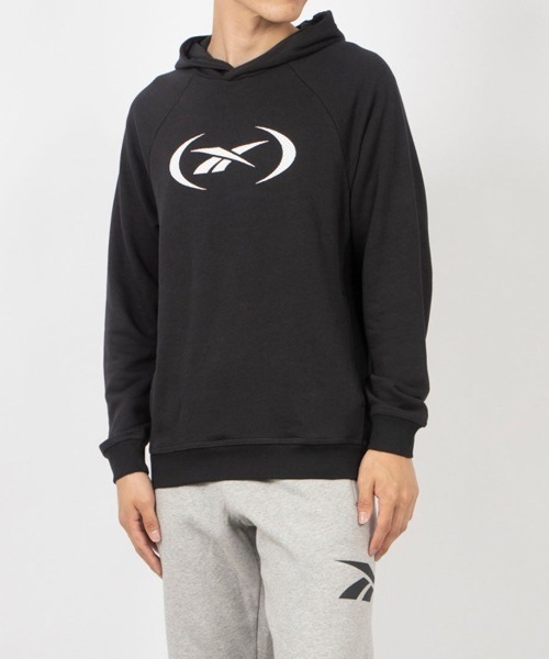 Reebok(リーボック)の「バスケットボール フーディー / BASKETBALL HOODIE(パーカー・メンズ・ダークグレー/ブラック・LARGE/X-LARGE/MEDIUM/SMALL/XX-LARGE/XXX-LARGE)」の2枚目の写真
