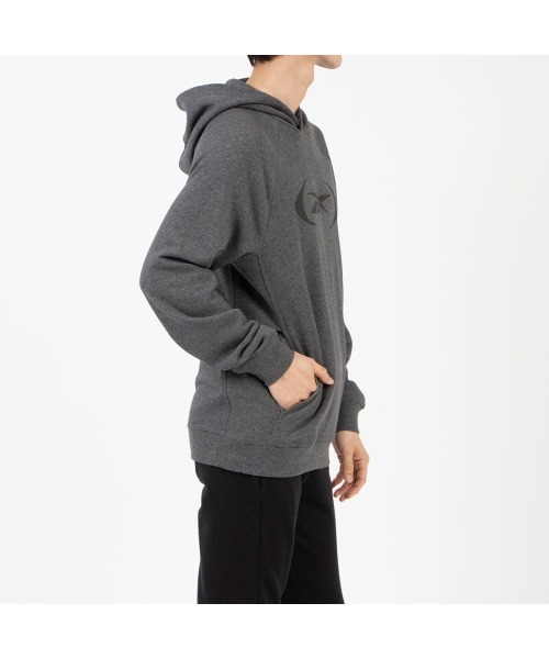 Reebok(リーボック)の「バスケットボール フーディー / BASKETBALL HOODIE(パーカー・メンズ・ダークグレー/ブラック・LARGE/X-LARGE/MEDIUM/SMALL/XX-LARGE/XXX-LARGE)」の3枚目の写真