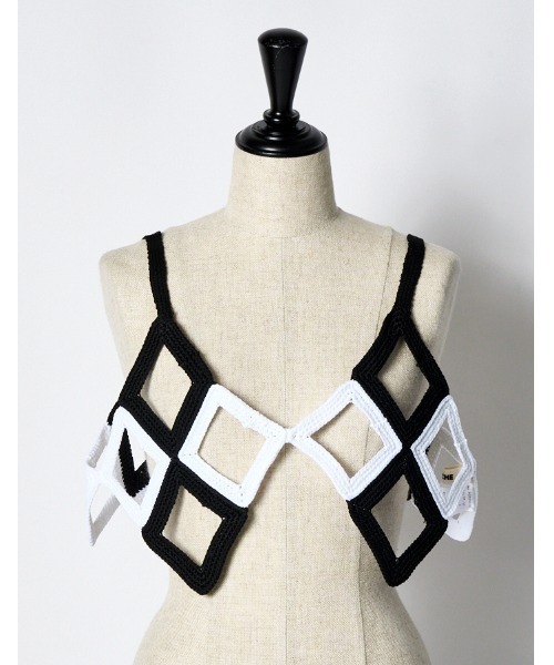 RUMCHE（ラムシェ）の「Diamond Bond Yarn Bustier / ダイヤモンドボンドヤーンビスチェ（ベスト・レディース・ホワイト/ブラック・FREE）」の5枚目の写真