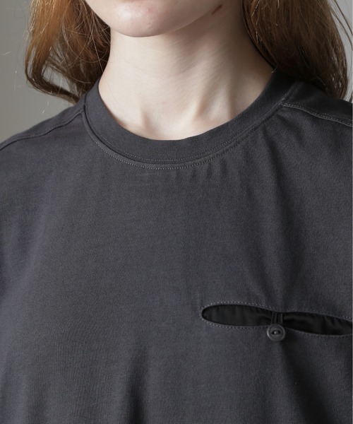 AVIREX（アヴィレックス）の「《直営店限定》SLEEVELESS MILITARY ONEPIECE/スリーブレス ミリタリーワンピース（ワンピース・レディース・オリーブ/チャコールグレー・S/M）」の5枚目の写真