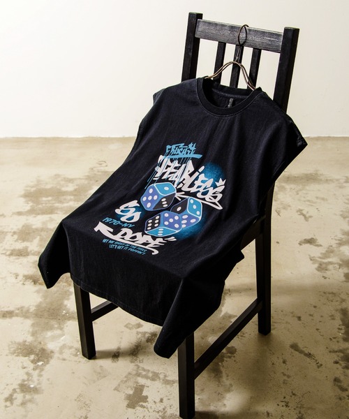 Revo.(レボ)の「ヴィンテージライク ピグメント加工 アソート グラフィック オーバーサイズ ノースリーブ プリントTシャツ バックプリント(Tシャツ/カットソー・メンズ・ブラック/ブラック系その他/ブラック系その他2/ブラック系その他3/ブラック系その他4/ブラック系その他5/ブラック系その他7/チャコールグレー/グレー系その他/グレー系その他2/モカ/ブラウン系その他/ブラック系/ブラック系1/グレー系その他3/グレー系その他4/グレー系その他5/グレー系その他7/グレー系/グレー系1/ブラック系その他6/グレー系その他6/ブラウン系その他2/ブラウン系その他3・M/L/XL)」の9枚目の写真