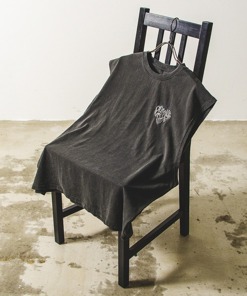 Revo.(レボ)の「ヴィンテージライク ピグメント加工 アソート グラフィック オーバーサイズ ノースリーブ プリントTシャツ バックプリント(Tシャツ/カットソー・メンズ・ブラック/ブラック系その他/ブラック系その他2/ブラック系その他3/ブラック系その他4/ブラック系その他5/ブラック系その他7/チャコールグレー/グレー系その他/グレー系その他2/モカ/ブラウン系その他/ブラック系/ブラック系1/グレー系その他3/グレー系その他4/グレー系その他5/グレー系その他7/グレー系/グレー系1/ブラック系その他6/グレー系その他6/ブラウン系その他2/ブラウン系その他3・M/L/XL)」の18枚目の写真