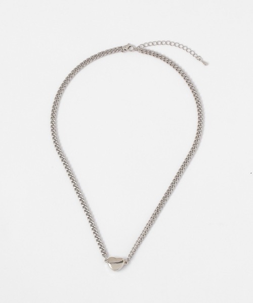 FOREVER 21(フォーエバー トゥエンティーワン)の「ハートチェーンネックレス(ネックレス・レディース・ゴールド/シルバー・FREE)」の3枚目の写真