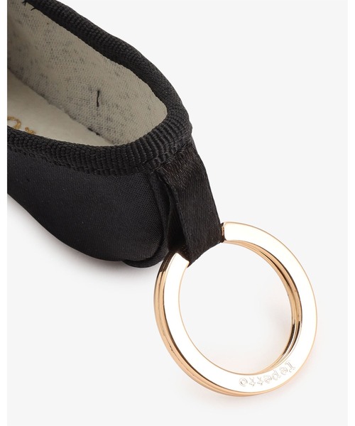 Repetto(レペット)の「〔WEB限定〕ミニ ショーソン キーリング / A0097S(キーホルダー・レディース・ブラック・FREE)」の2枚目の写真
